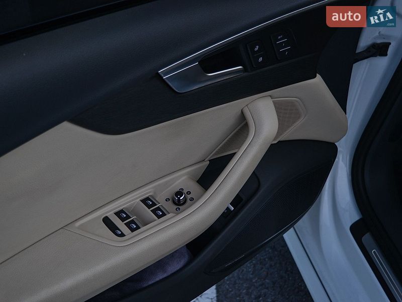 Седан Audi A4 2018 в Львові