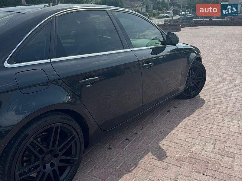 Седан Audi A4 2009 в Ровно