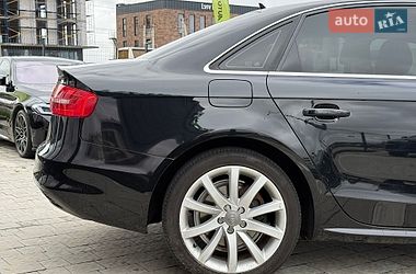 Седан Audi A4 2014 в Львові