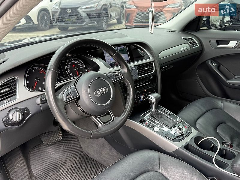 Седан Audi A4 2014 в Львові