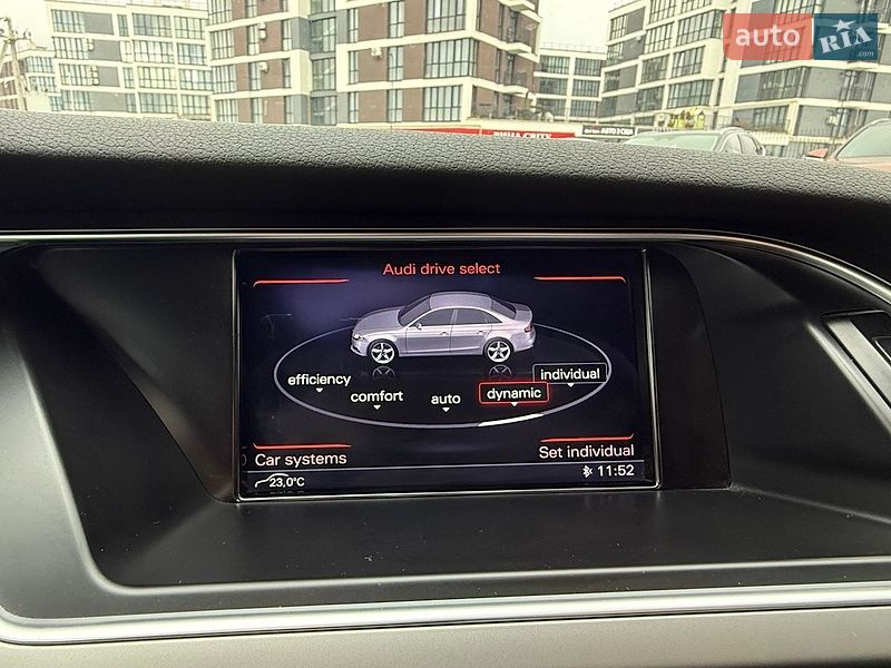 Седан Audi A4 2014 в Львові