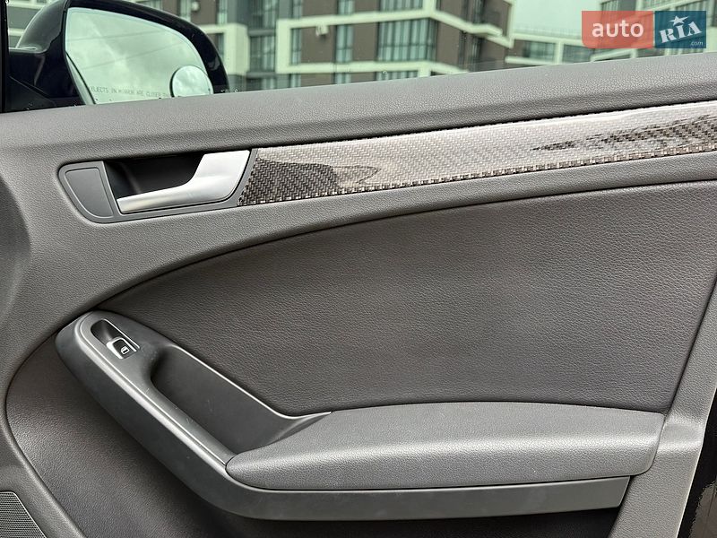 Седан Audi A4 2014 в Львові