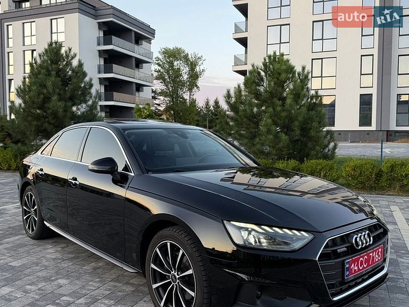Седан Audi A4 2021 в Мукачево