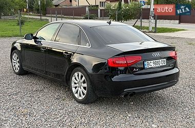 Седан Audi A4 2013 в Львові