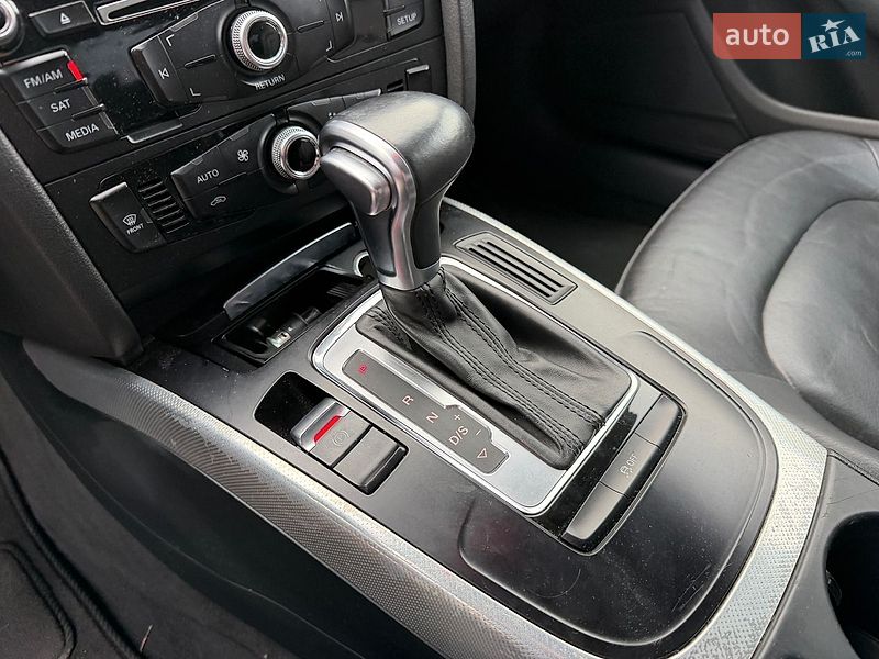 Седан Audi A4 2013 в Львові