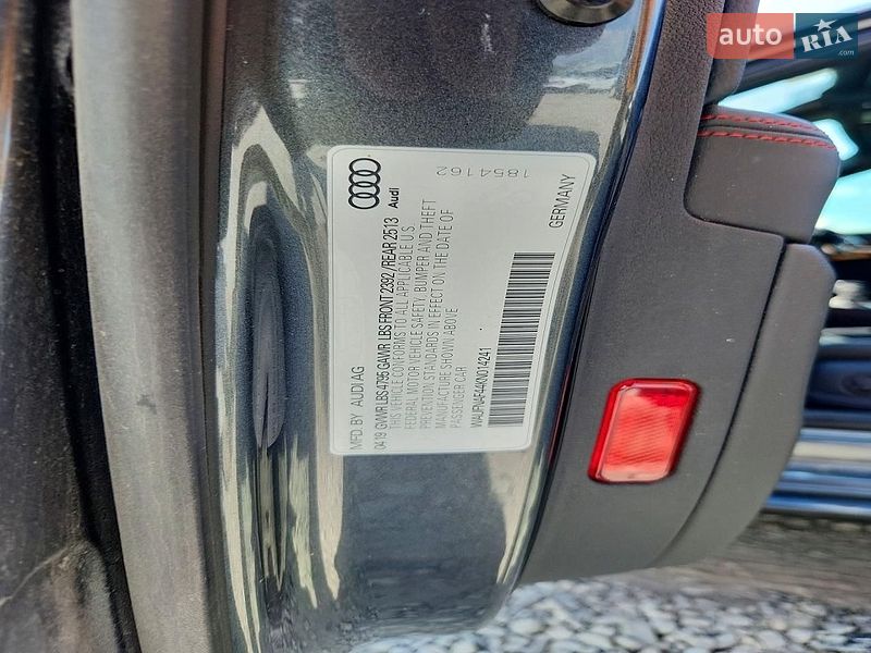 Седан Audi A4 2019 в Івано-Франківську
