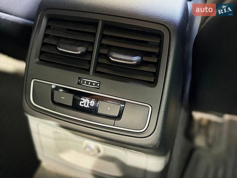 Седан Audi A4 2020 в Кропивницком
