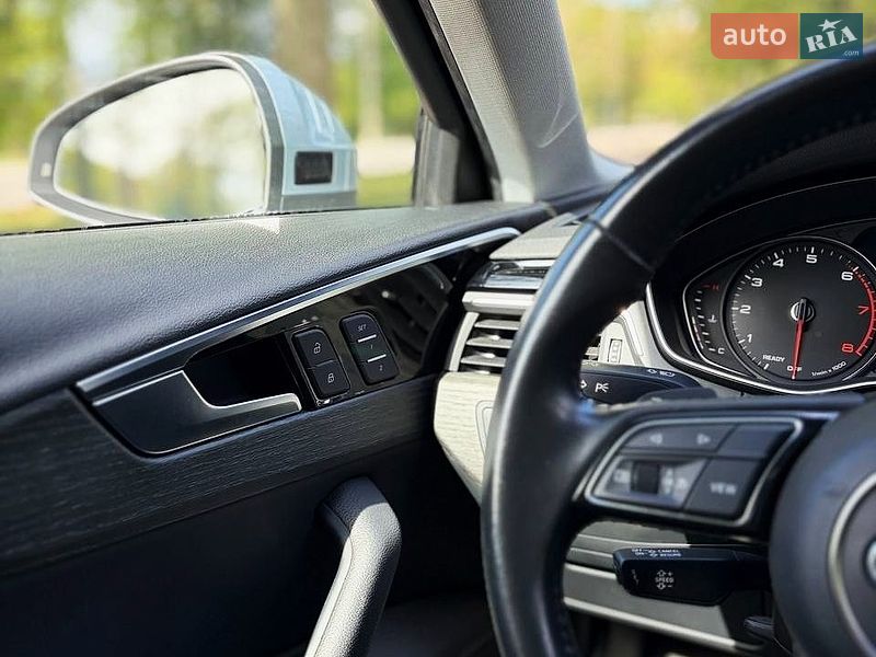 Седан Audi A4 2020 в Кропивницком