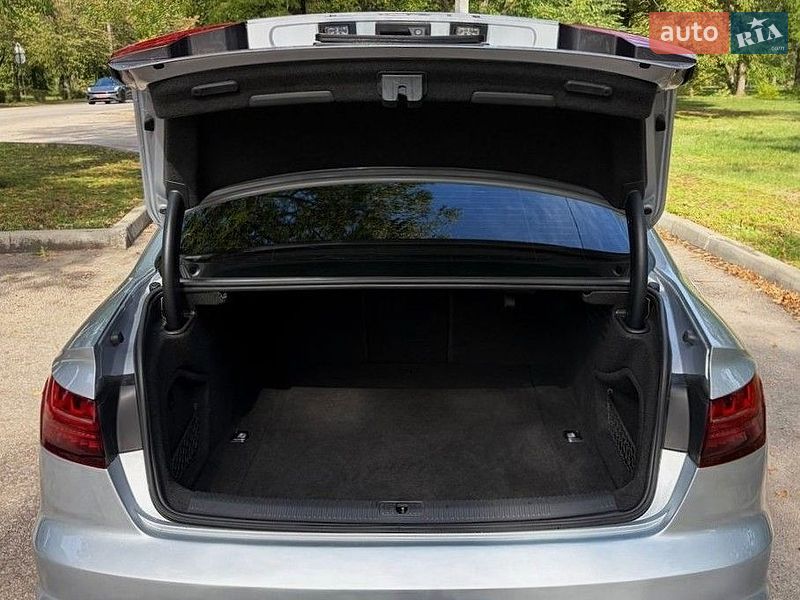 Седан Audi A4 2020 в Кропивницком