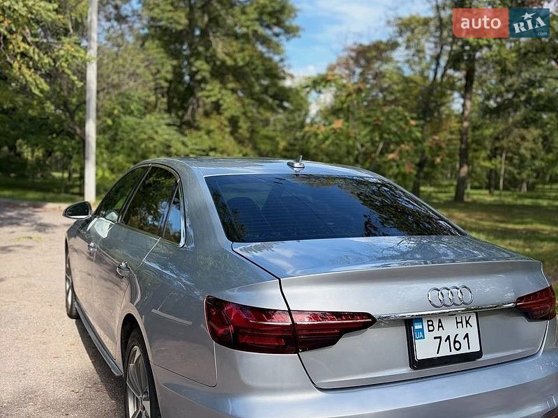 Седан Audi A4 2020 в Кропивницком