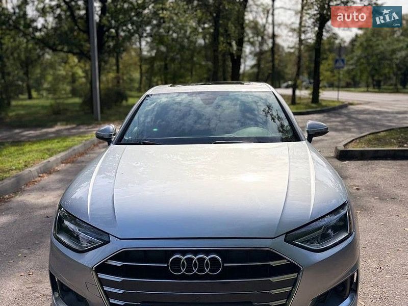 Седан Audi A4 2020 в Кропивницком