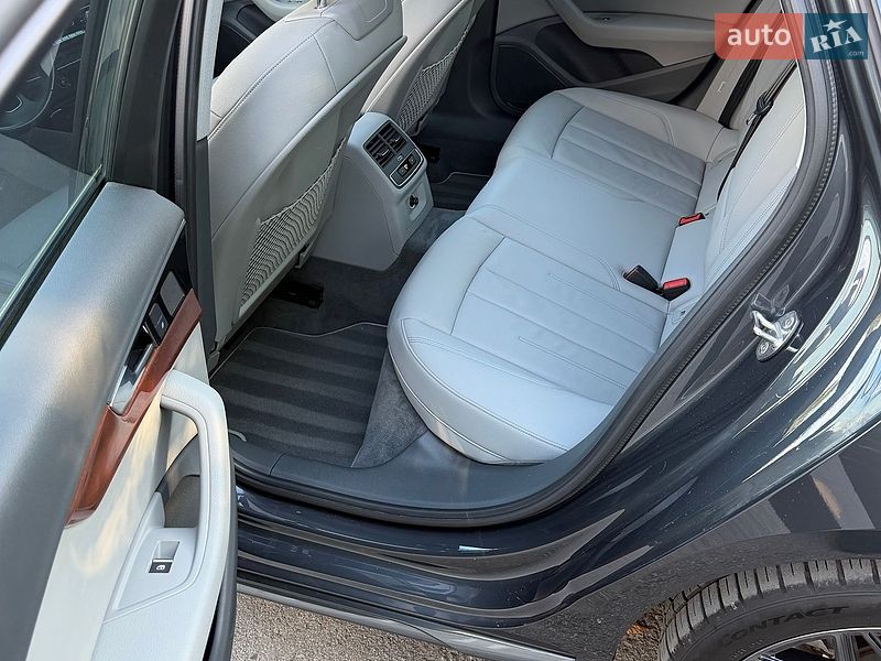 Седан Audi A4 2020 в Львові