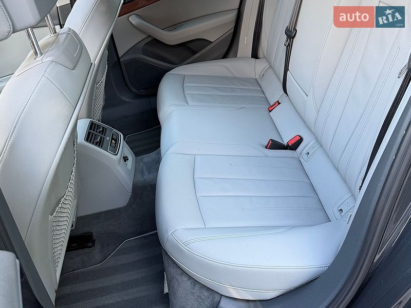 Седан Audi A4 2020 в Львові