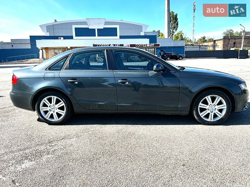 Седан Audi A4 2009 в Запоріжжі