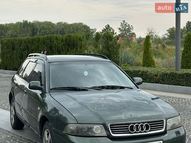 Універсал Audi A4 2000 в Дніпрі