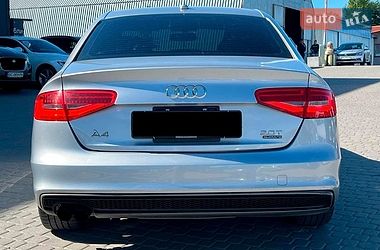 Седан Audi A4 2014 в Львове Седан Audi A4 2014 в Львове