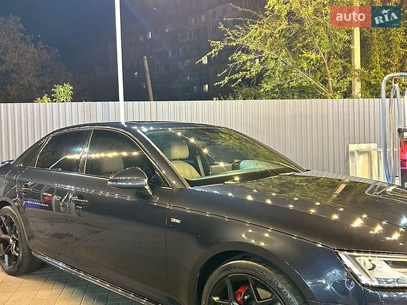 Седан Audi A4 2016 в Дніпрі
