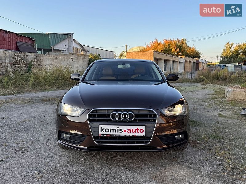 Седан Audi A4 2012 в Вінниці