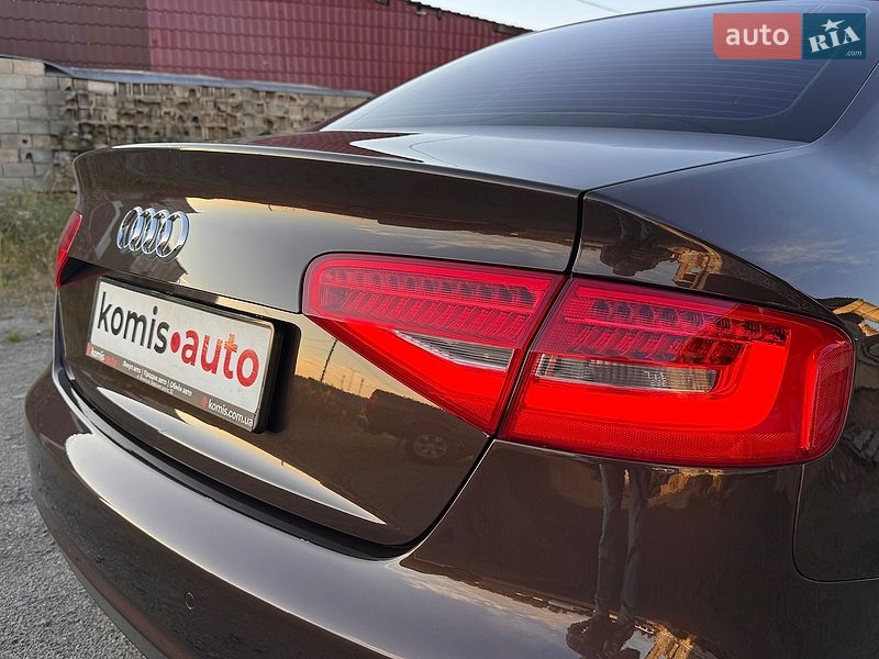 Седан Audi A4 2012 в Вінниці