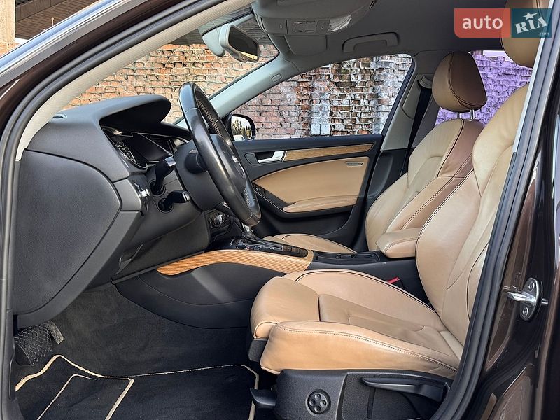 Седан Audi A4 2012 в Вінниці