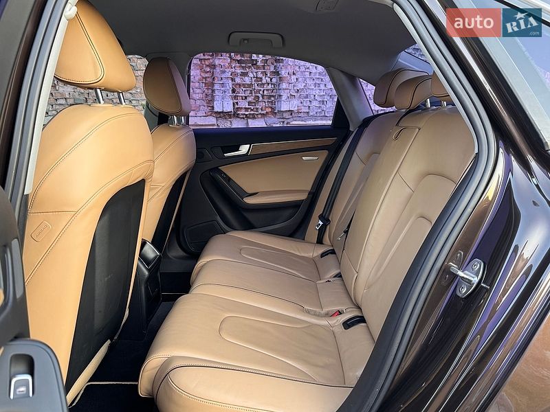 Седан Audi A4 2012 в Вінниці