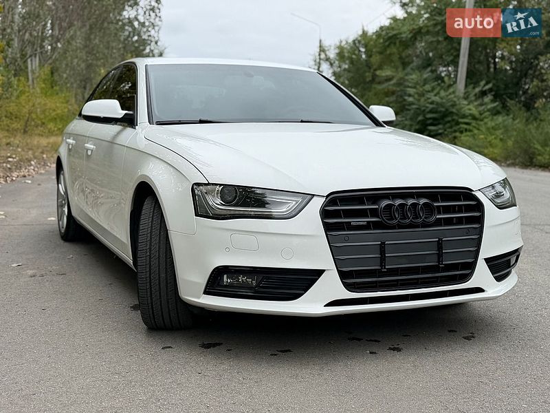 Седан Audi A4 2013 в Запорожье