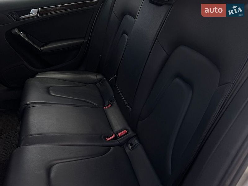 Седан Audi A4 2014 в Киеве