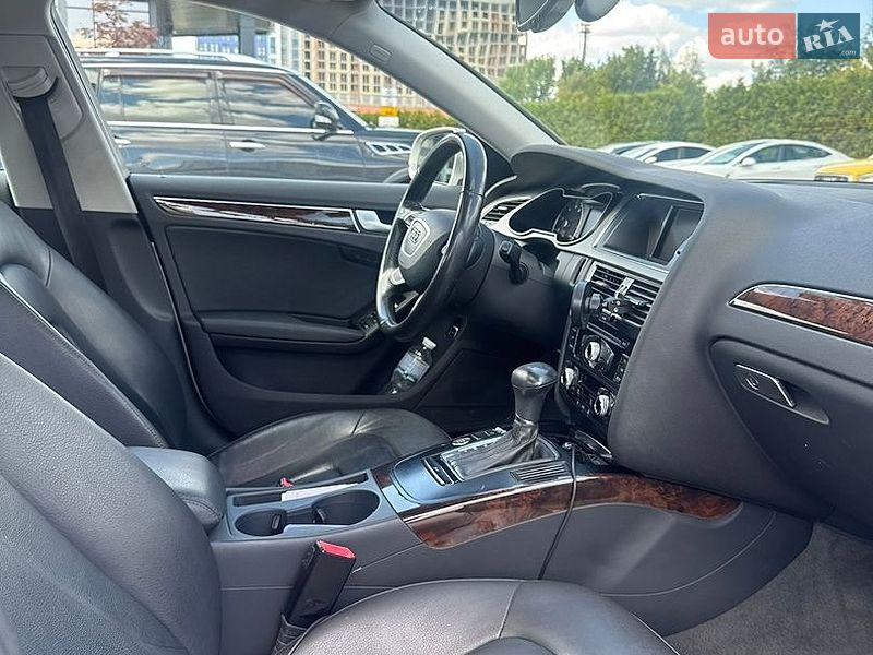 Седан Audi A4 2014 в Киеве