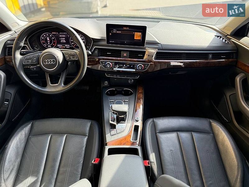 Седан Audi A4 2018 в Виннице