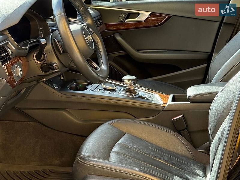 Седан Audi A4 2018 в Виннице