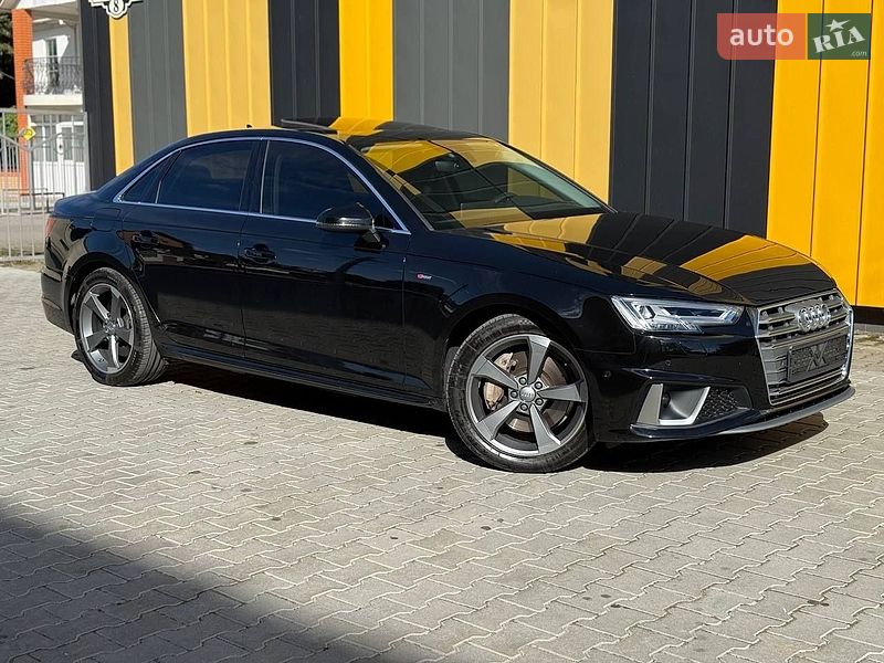 Седан Audi A4 2018 в Виннице