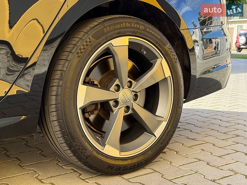 Седан Audi A4 2018 в Виннице