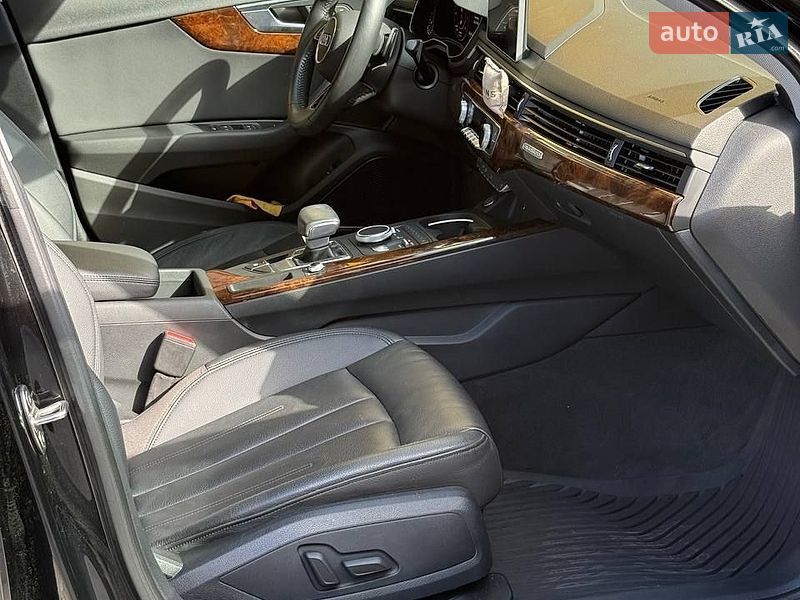 Седан Audi A4 2018 в Виннице