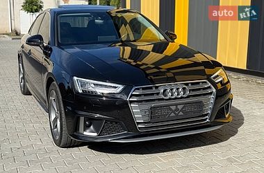 Седан Audi A4 2018 в Виннице
