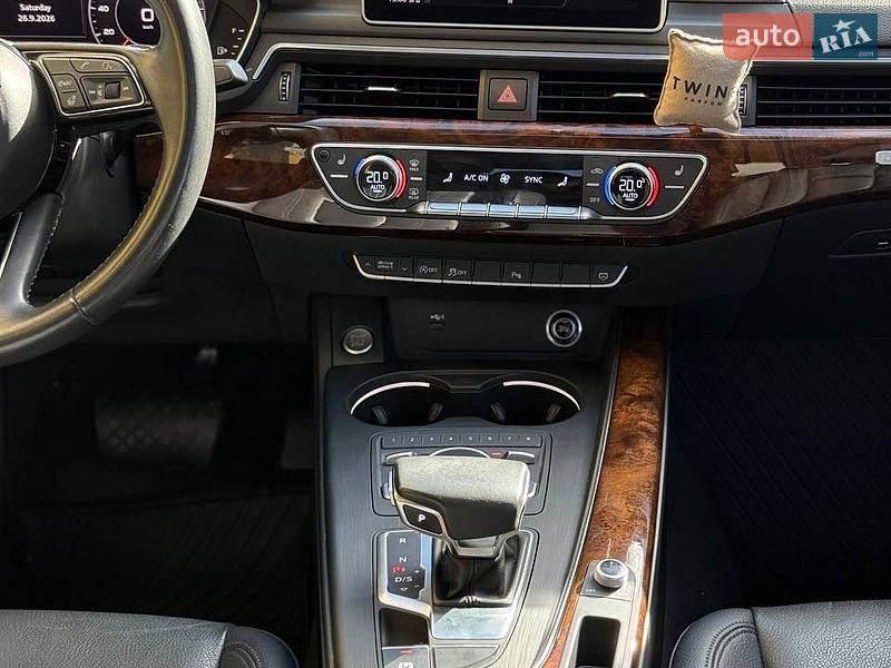 Седан Audi A4 2018 в Виннице