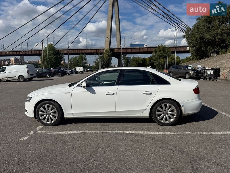 Седан Audi A4 2011 в Києві