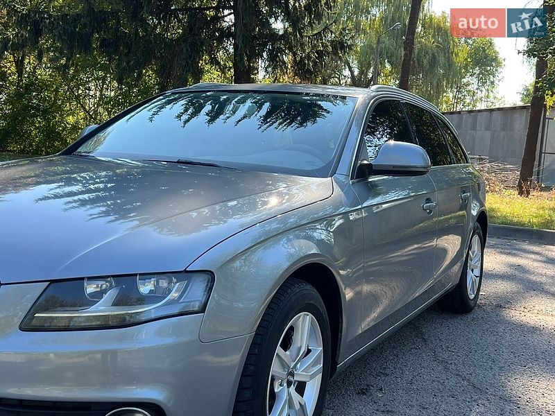 Универсал Audi A4 2009 в Кицмани
