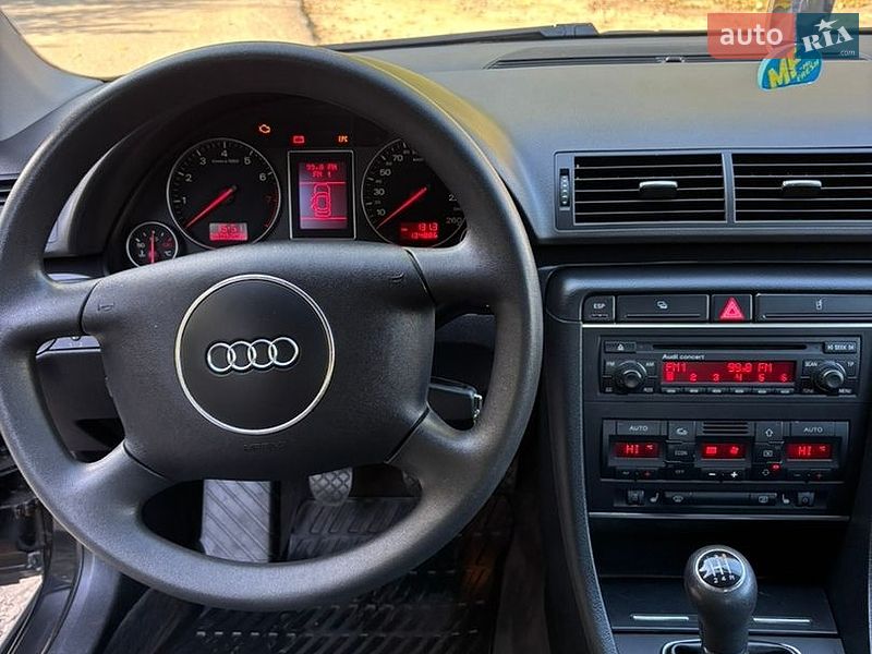 Седан Audi A4 2004 в Виннице