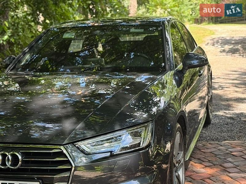 Седан Audi A4 2016 в Бучі