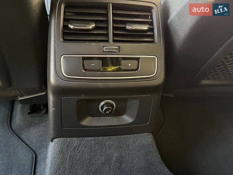 Седан Audi A4 2016 в Бучі