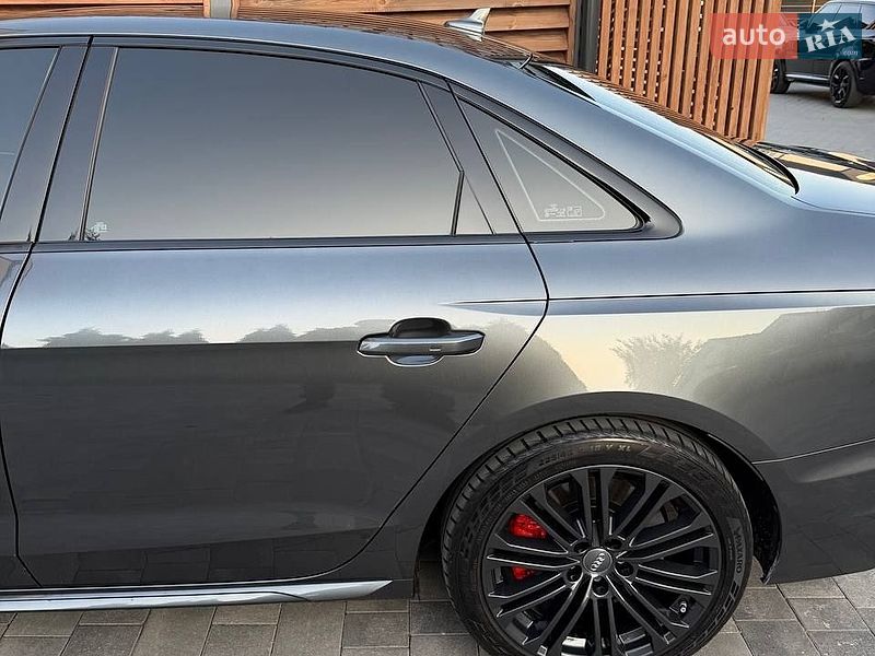 Седан Audi A4 2019 в Днепре