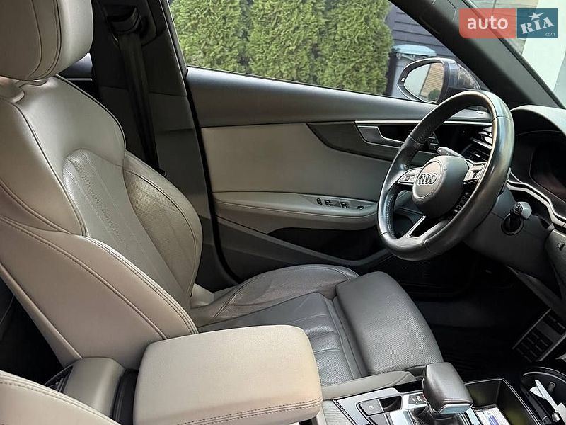 Седан Audi A4 2019 в Днепре