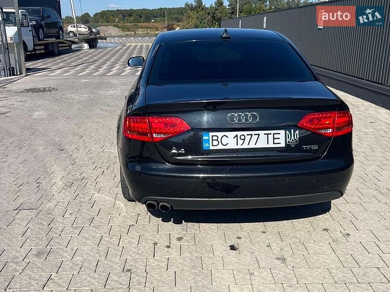 Седан Audi A4 2011 в Львове