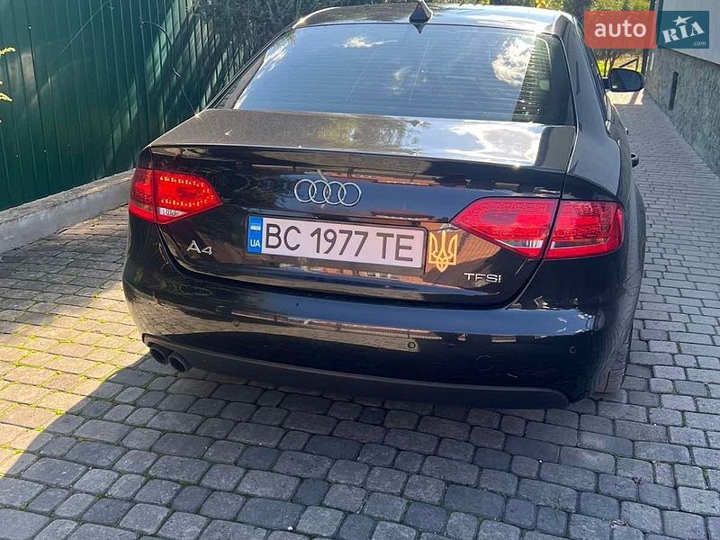 Седан Audi A4 2011 в Львове