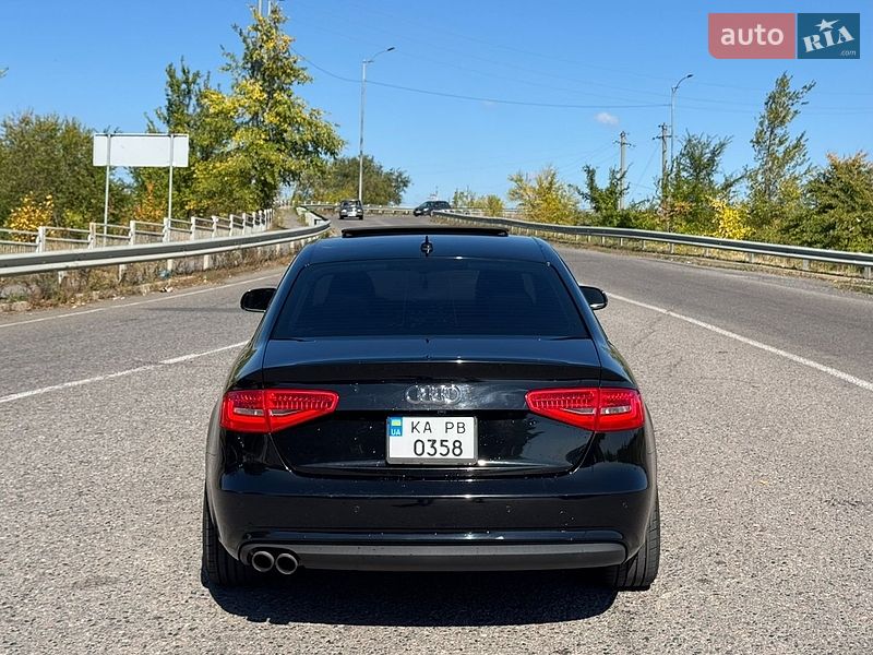 Седан Audi A4 2012 в Умані