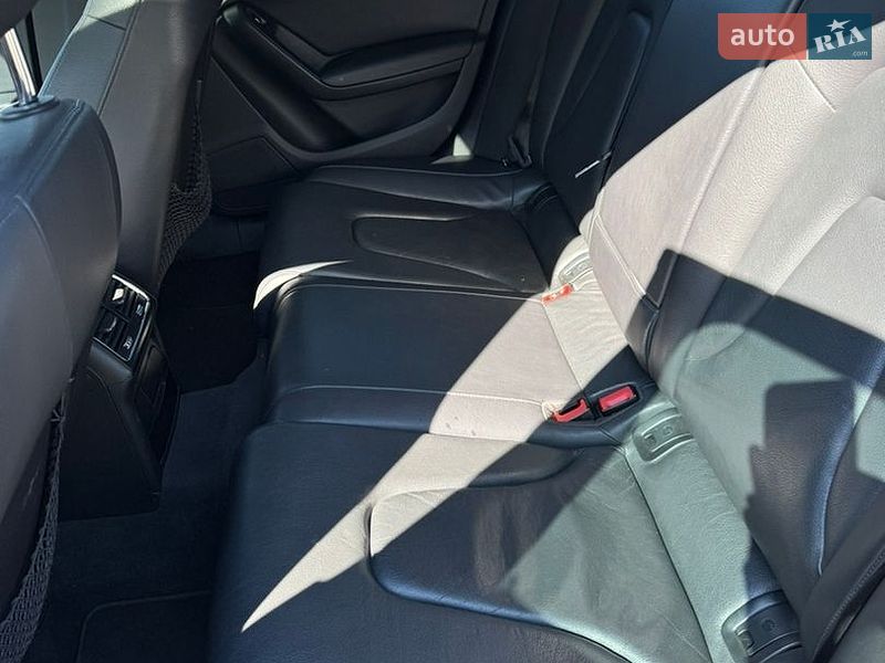 Седан Audi A4 2012 в Умані