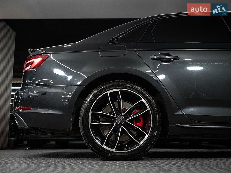 Седан Audi A4 2015 в Одессе