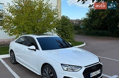 Седан Audi A4 2023 в Коростені