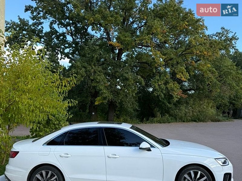 Седан Audi A4 2023 в Коростені