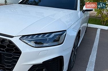 Седан Audi A4 2023 в Коростені